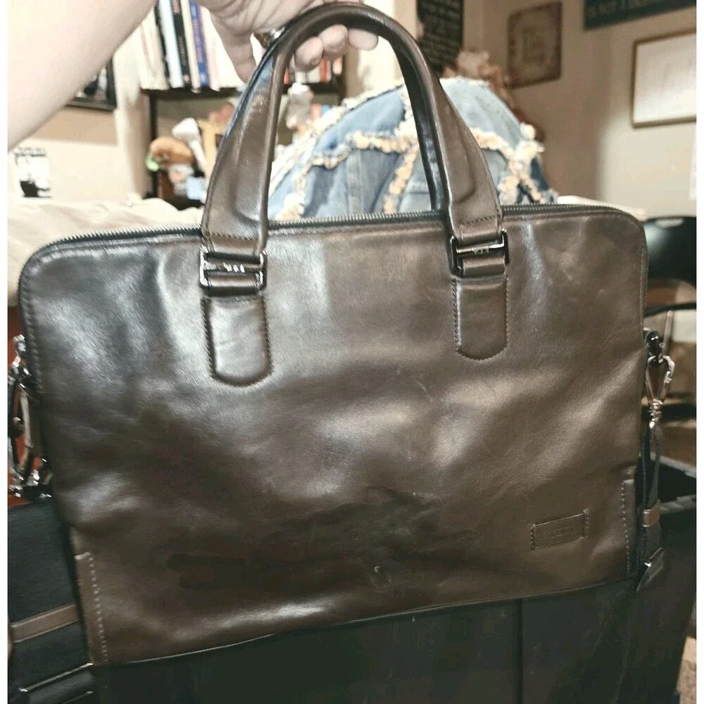 Tumi flaw front